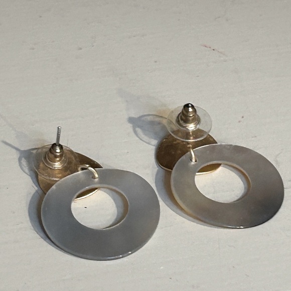 Pearl Tan Gold-Toned Earrings Pierced Vintage - Picture 3 of 7